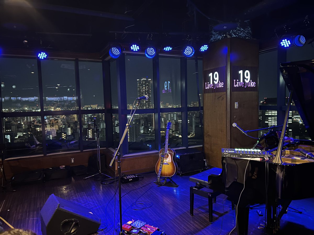 hinatan0822's tweet photo. 杉本雄治  Alone Together vol.7 
広島Live19
杉くんの音楽で魔法にかかった広島の夜景🌃
明日もこの街で頑張ろう
と思わせてくれてありがとう✨
#杉本雄治 https://t.co/qbpstiFQzW