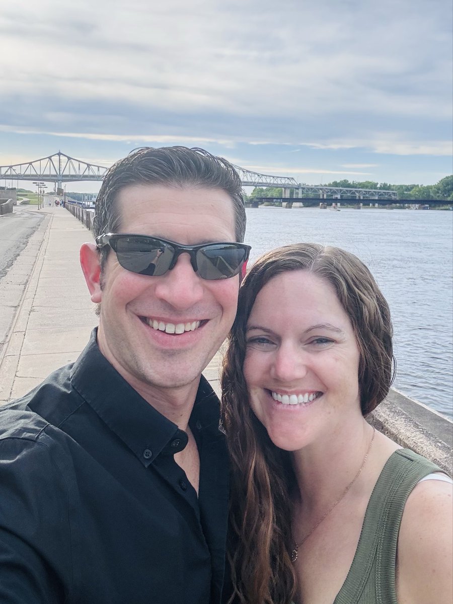 jeremyrmiller's tweet photo. Happy birthday to the incredibly smart and beautiful Janel Miller! The boys and I love you! https://t.co/01IhX3Y2uO