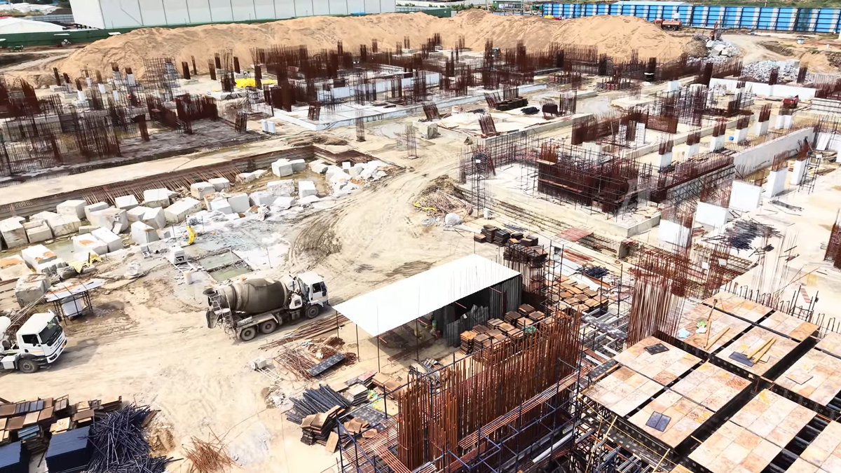 IndiaInfra02's tweet photo. Amaravati Capital City High Court (B+G+7) building work progress. Deadline: Dec 2028 (📹Av Bro) https://t.co/rvUT3qTAAn