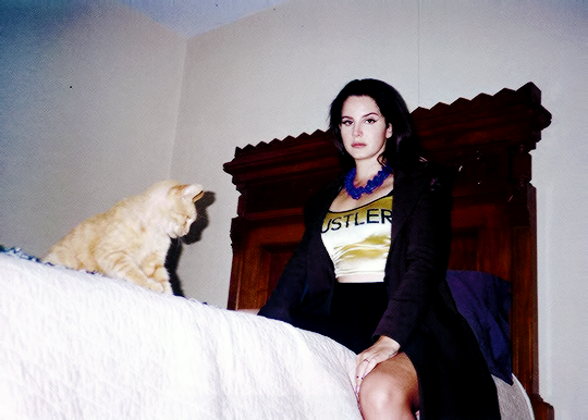 lanastanpic's tweet photo. lana del rey https://t.co/q1rtU37tPf