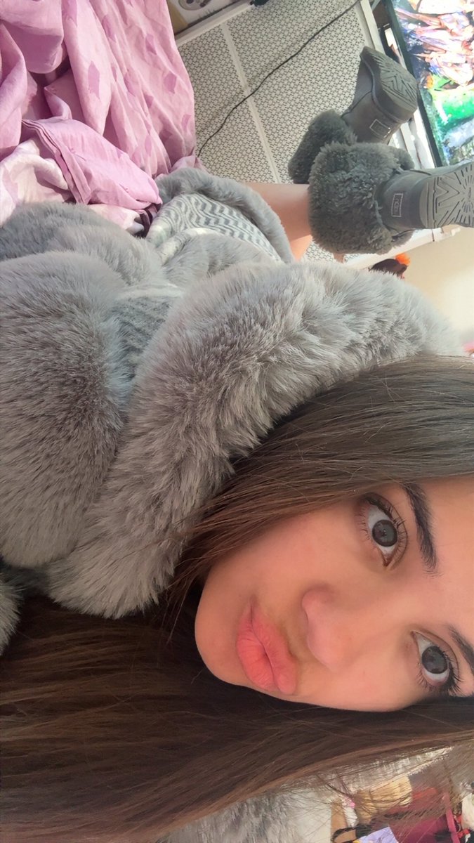 babyspicetoofly's tweet photo. hood on or hood off?? ￼￼ https://t.co/6stVsCkecU