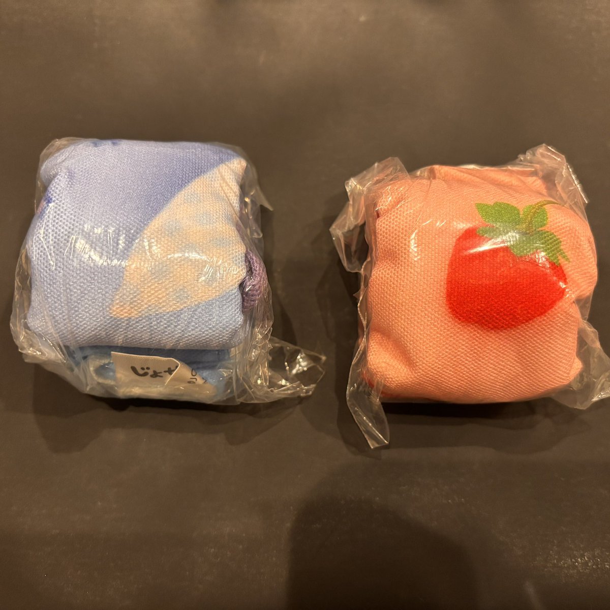 ema_armj12's tweet photo. 【交換】
じょせまる / プリントミニトート / ガチャ

譲：A(じょせまる) ＞ E(いちごみるく)
求：D(ごまみるく)

Eは悩み中のため、Aとの交換優先で探しております。
都内〜大宮での手渡しまたは郵送希望です。

お心当たりのある方はお気軽にお声掛けください。 https://t.co/PDq4ZEs6Bh