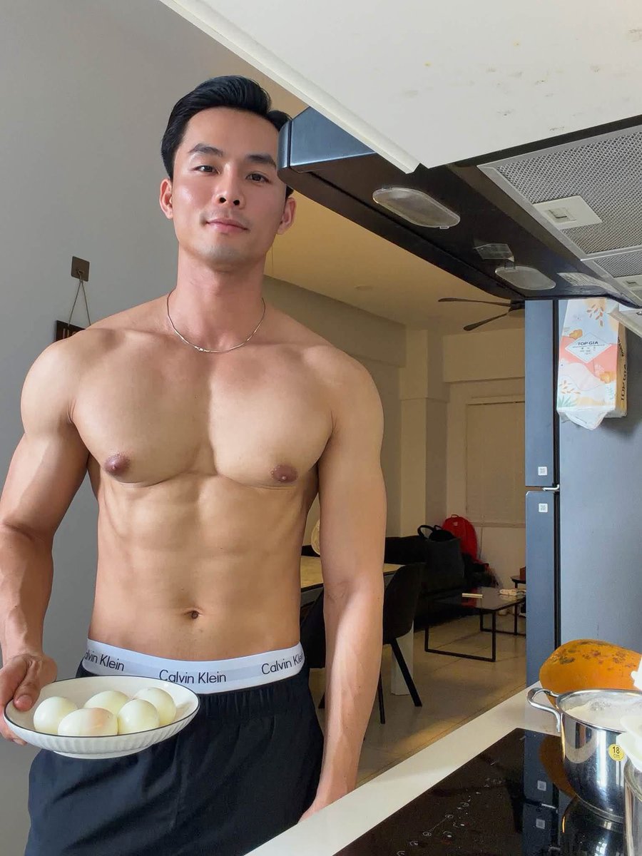 loveyummyboy's tweet photo. Nam vương Vũ Linh, cặp vú chất lượng vãi https://t.co/b14o6XKj4t