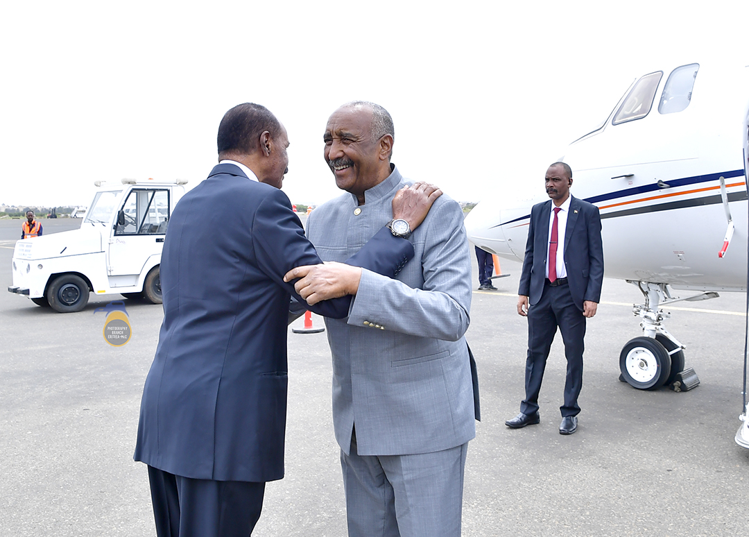 hawelti's tweet photo. President Isaias Afwerki met at State House, in the early afternoon hours today, Chairman of Sudan's Sovereign Council, General Abdel Fattah al-Burhan,&amp; his delegation for extensive talks on bilateral ties, developments in Sudan &amp; regional/nternational matters of mutual interest. https://t.co/WYdIUX85tZ
