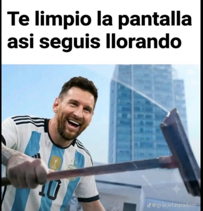MartinMMercado's tweet photo. @Scarface38400 Messi le dio un poco de categoría a esa liga de mierda que no la veía nadie https://t.co/cZdNrqSVst
