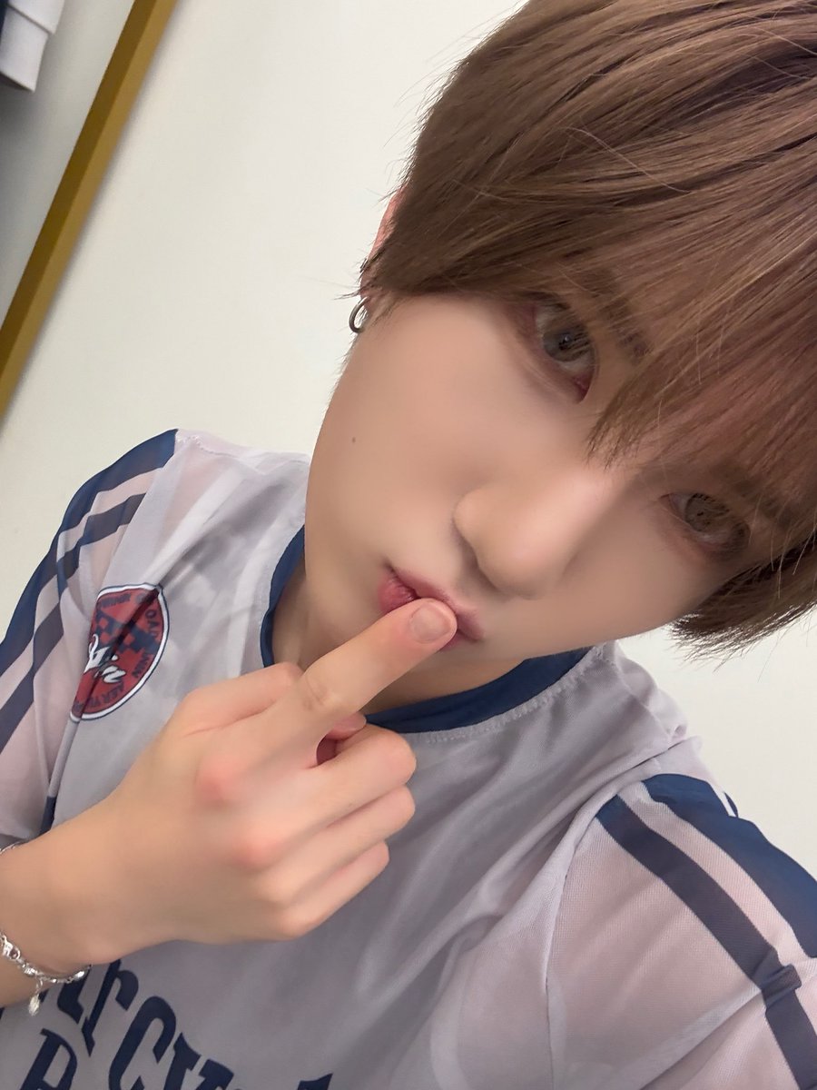 ASCENDER_ofcl's tweet photo. 사랑해 블로아 😍 
#ASCENDER #어센더 #アセンダー
#지후 #JIHOO https://t.co/fwON4jnmrL