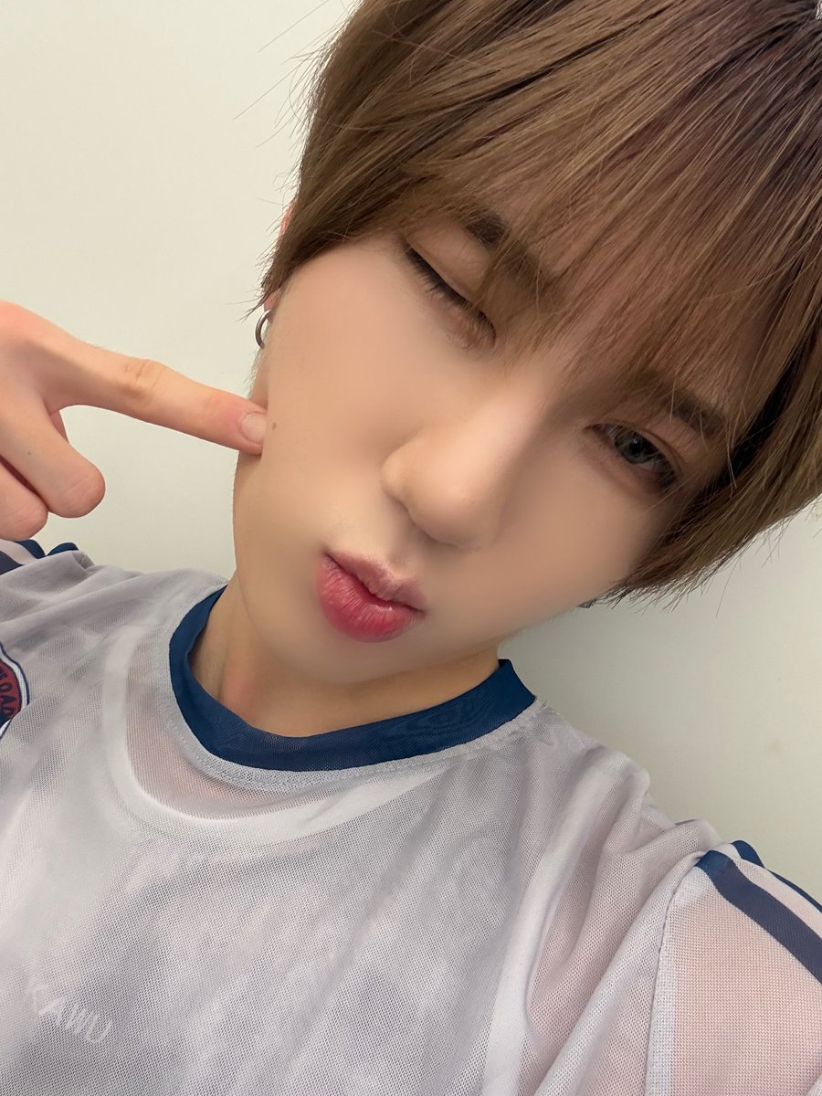 ASCENDER_ofcl's tweet photo. 사랑해 블로아 😍 
#ASCENDER #어센더 #アセンダー
#지후 #JIHOO https://t.co/fwON4jnmrL