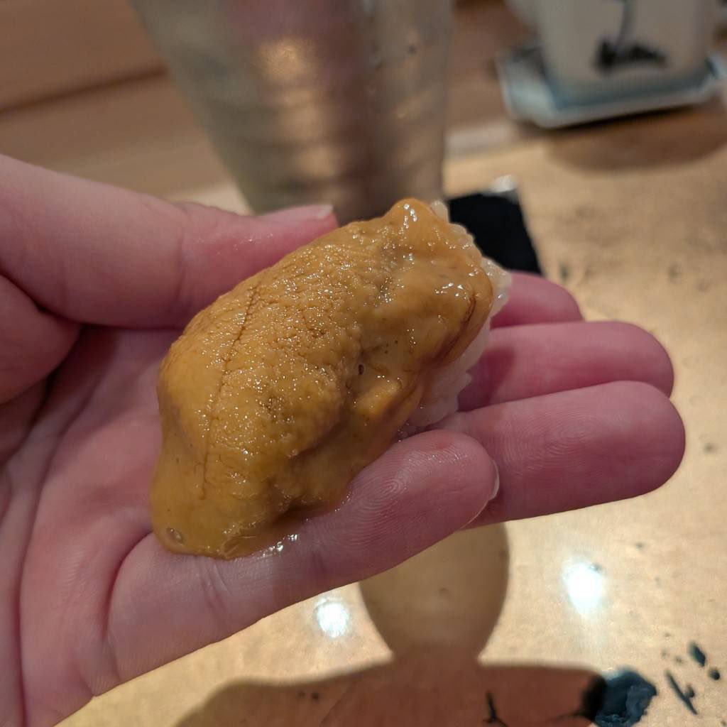tsunemune's tweet photo. 飲み友達が務める会社社長からのお仕事でしたが

盛り上がって
１決定と、数件お話しをいただいた
ありがとう😭

そして社長さんから
『我々の株が上がったよ』と
ご褒美に

ザギンでシースー
美味かった
明日から多現場

頑張ってこ https://t.co/JpMSLs8IEr