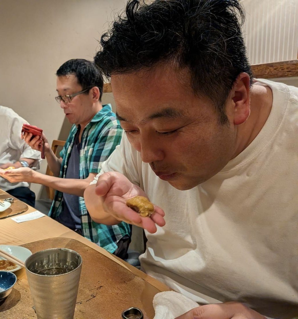 tsunemune's tweet photo. 飲み友達が務める会社社長からのお仕事でしたが

盛り上がって
１決定と、数件お話しをいただいた
ありがとう😭

そして社長さんから
『我々の株が上がったよ』と
ご褒美に

ザギンでシースー
美味かった
明日から多現場

頑張ってこ https://t.co/JpMSLs8IEr