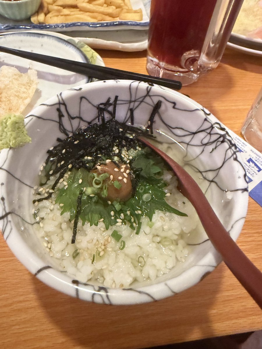 umtr1212's tweet photo. 二次会〜！！！！
やはり大人数の飲みは最高に楽しいな🍻
大失恋話大会からの恋バナ🤣♡
逆玉の輿になった男の話めっちゃ面白れ〜
あと、ここのお茶美味しい🌸 https://t.co/Wrt8KH3DWO