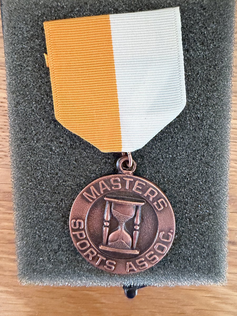 BoogieG1rl's tweet photo. Can anyone confirm if this is a medal from the 1975 US Masters AAU National Track & Field Championships in White Plains, New York (August 8–10, 1975)
TIA
#TeamGB #Running #AthleticsHistory https://t.co/hrmu1n51Ne