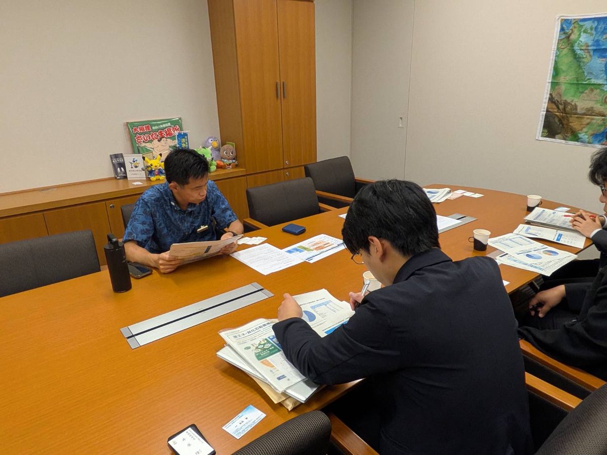 iharayutaka1983's tweet photo. 7/17
地元では中央建設共同組合さんの安全衛生大会でご挨拶。建設業界においての衛星データ利活用の話をお伝え致しました。宇宙は”夢”ではなく、身近に使われる産業にしていかなければなりません

そして、国会では
・人権外交を超党派で考える議連
に出席し、ICCを守っていくための議論をしました。山尾志桜里先生とも初めてお話しさせていただき、本件について大変勉強になりました
経産省の方々とのレクでは、中小企業向け補助金について、規模やメニュー、申請の時期など様々なことを教えていただきました。地元向けの展開の準備もしていきます。

最後に本会議では7/25まで8日間の会期延長が決まりました。長い一日でしたが、様々な場面を経験することができました。
#さいたま市
#自民党