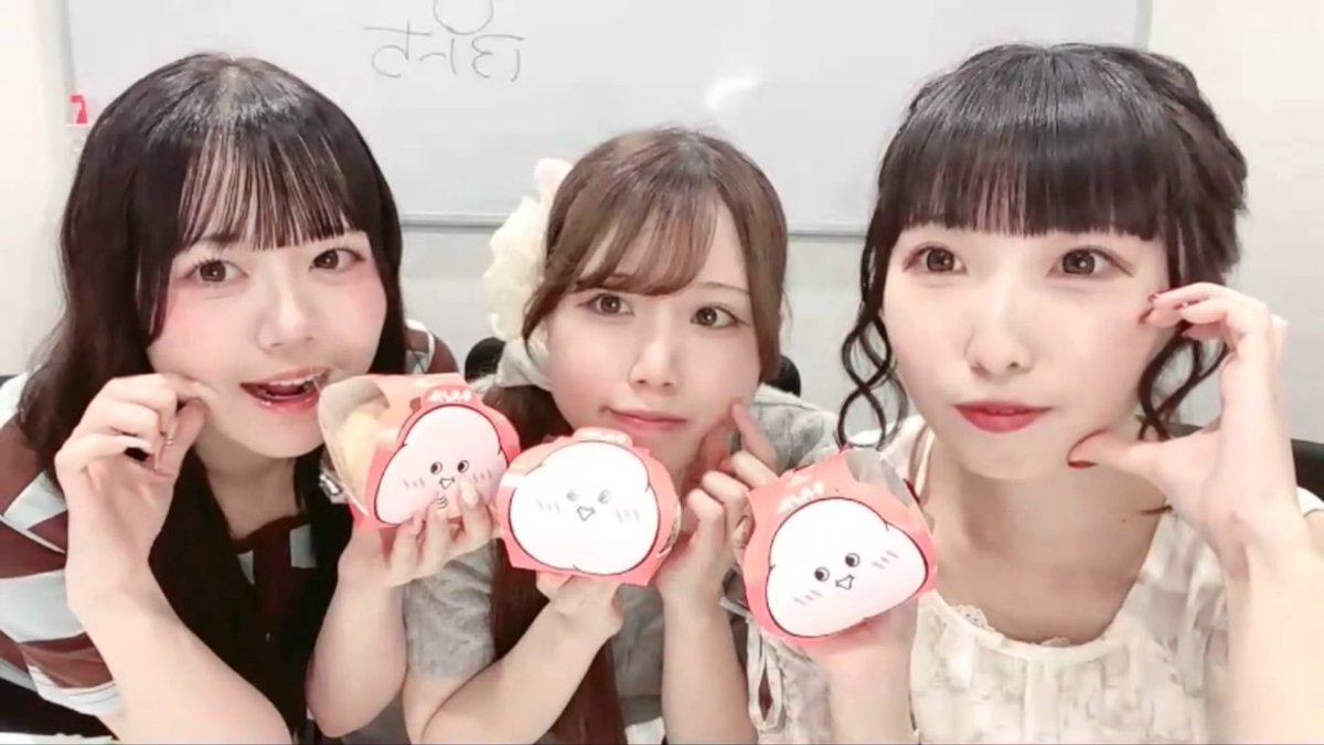 macron_93's tweet photo. すまぱるぷっち配信おもしろかった❕
このために入会してよかった😻

ぷっちちゃん顔も私服も魔法も全部かわいいし、ぱるっちゅりんはすまいるに食われるし🤣笑 https://t.co/vG1dSCzHe8