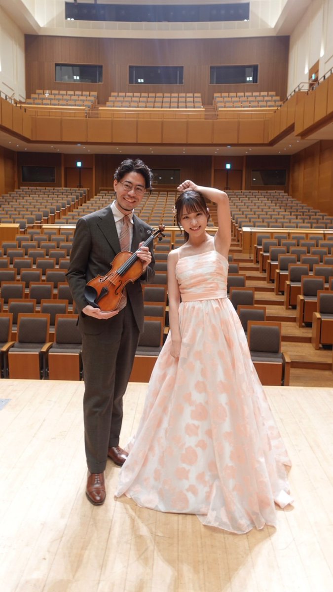 ai1210vn's tweet photo. 昨日は#君嘘コンサート 大分公演、
お越しくださった皆様ありがとうございました！！
2度目の大分での公演、ヴァイオリンの音がムラなく広がるホールで弾けて幸せでした✨

明日はついに千秋楽、東京公演！6公演、なんだかんだあっという間だな〜最後まで頑張ります💪 https://t.co/rqDcaCdebk