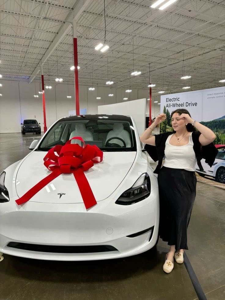 MuskInspires01's tweet photo. Send me a follow or a private message to receive your own Tesla winning package! Don’t miss your chance—reach out now and claim yours. https://t.co/tMnc0WwWUM