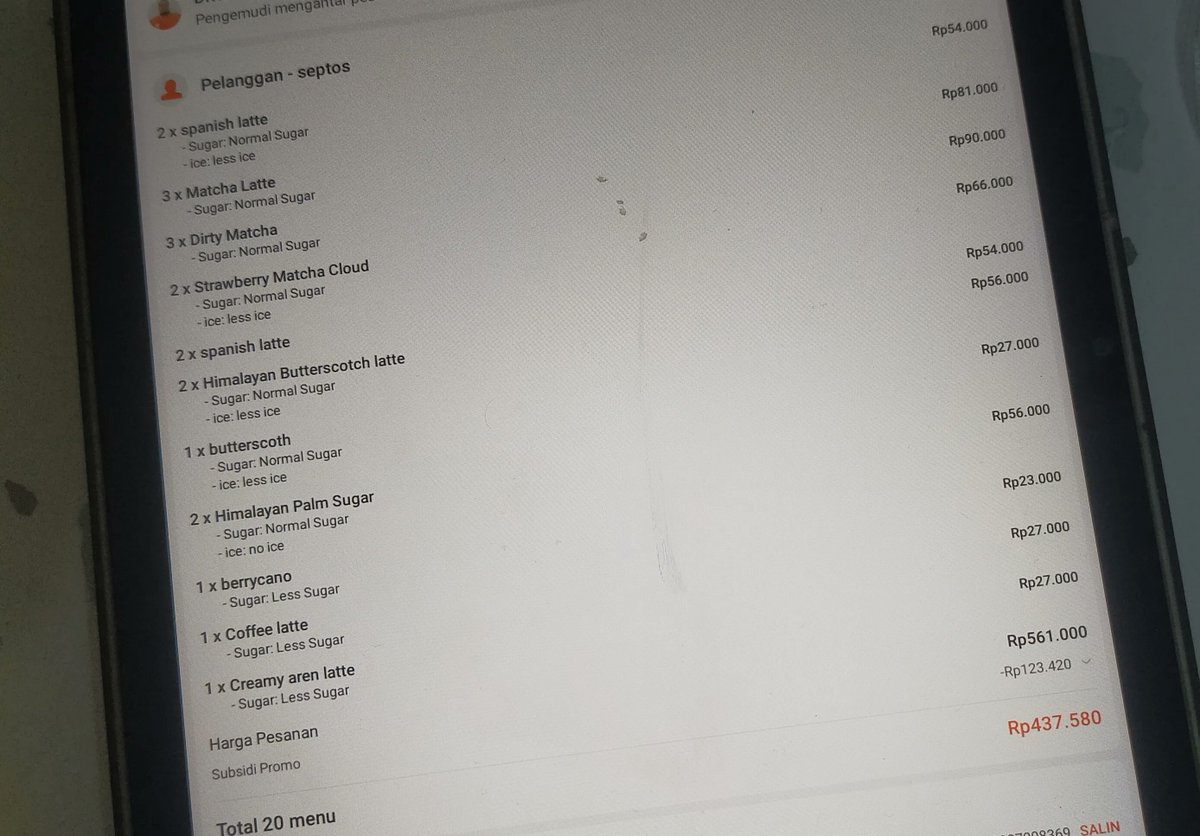 MasBroKontxkri's tweet photo. lagi nidurin anak anak tiba2 ada notif shopeefood,langsung loncat keluar kamar. pas ngcek 20 menu,ini bener ga ya??? langsung nanya suami ini opik bukan yaaa,takut bgt ada yg jail 😭 galama drivernya dateng,pas tanya "aman" langsung gas bikinin. di kejar kejar bgt karena cuma di kasii waktu 30 menit 😭 mana susu abis,es batu dikit lagi 🤣 "pah lari pah ke alfa cepet susu abis "pah beliin es aja pah,es abis
after packing anak anak malah di bikin seger juga 😆

cc : syarah_juniar