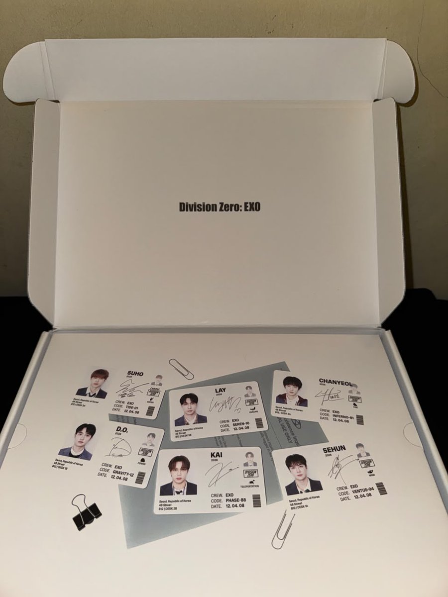 Nellaaf2's tweet photo. Akhirnya punya juga EXO Season’s Greetings 2026, meskipun telat setengah tahun tapi gpp, akhirnya dpt juga setelah susah bgt nyarinya. Belinya d @FuyuDore ya guys, packing rapi dan aman, bisa co 🍊 dan manual. Kalau gue sih manual, 100% trusted, rill testi no tipu2 https://t.co/9pk8kGoiS6
