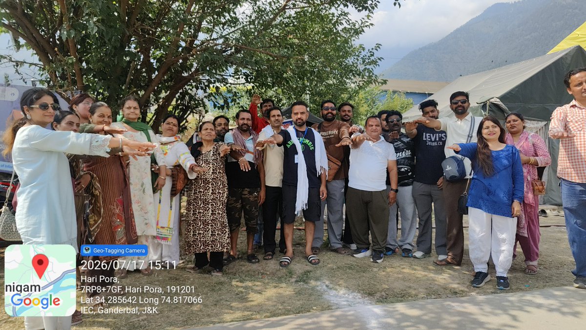mcganderbal1's tweet photo. Municipal Council Ganderbal, along with Swachhata Executives, conducted a Swachhata Pledge at Yatra Transit Camp, Manigam, Ganderbal. The pledge was administered to encourage participants to keep the Yatra route and camp premises clean, maintain proper sanitation. https://t.co/FOhCMdVFp4