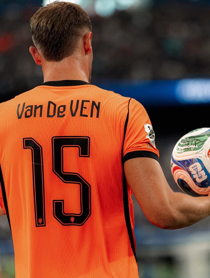 SB8308715342770's tweet photo. 🚨| Micky Van De Ven 

Is expected to renew contract over the summer period.

Contract expected to include secret clause, Dutch defender will earn £200,000 a week plus bonuses. https://t.co/ygpya3YJA7