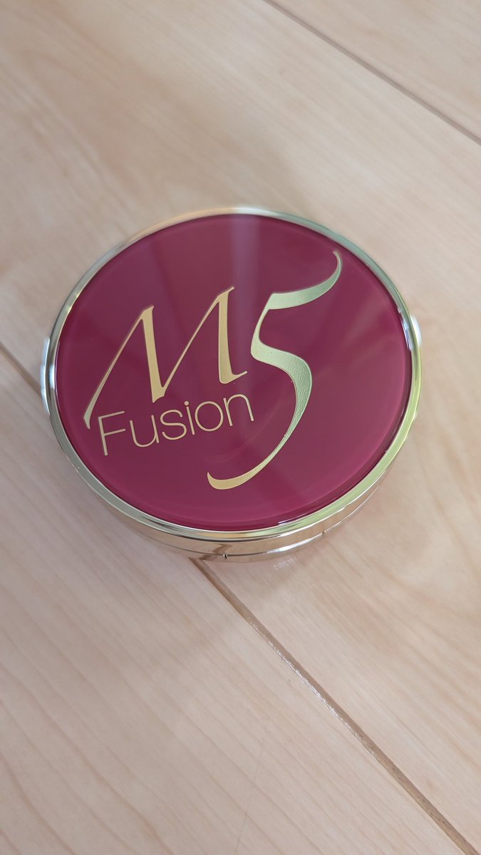 chitomon's tweet photo. 💄M5fusion
エムファイブフュージョン フェイスフィットクッション

久々にファンデーションで色味がバシッと合った気がする👀
しっとり系の艶ある仕上がりになるから
最後にパウダーを叩くと更によいかも！

#PR https://t.co/eDfAhI3aFn