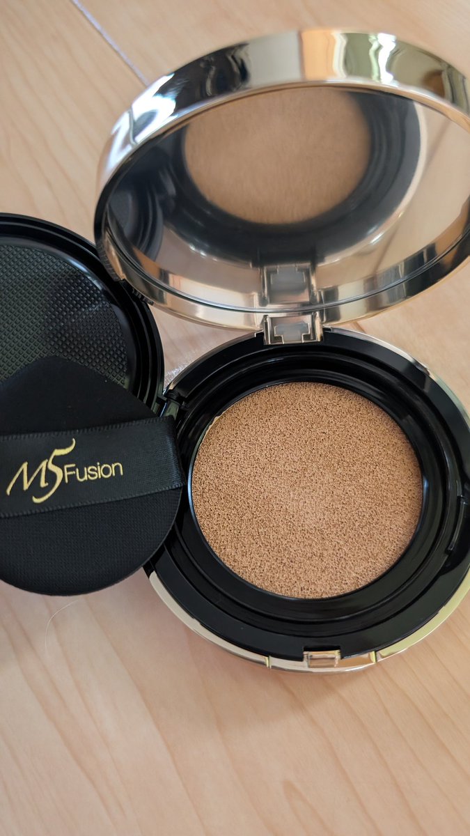 chitomon's tweet photo. 💄M5fusion
エムファイブフュージョン フェイスフィットクッション

久々にファンデーションで色味がバシッと合った気がする👀
しっとり系の艶ある仕上がりになるから
最後にパウダーを叩くと更によいかも！

#PR https://t.co/eDfAhI3aFn