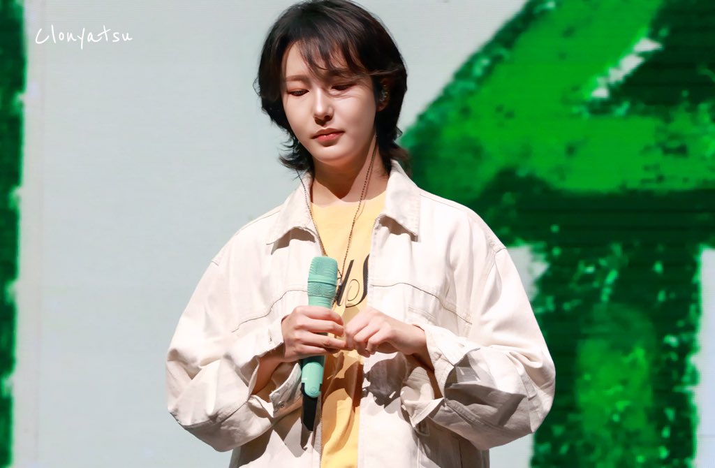 408Moomin323's tweet photo. 260717 成都 Soundcheck

 RENJUN🐱🤏🏻

#RENJUN #런쥔 #仁俊 
#NCTDREAM https://t.co/pzmlteIQqC