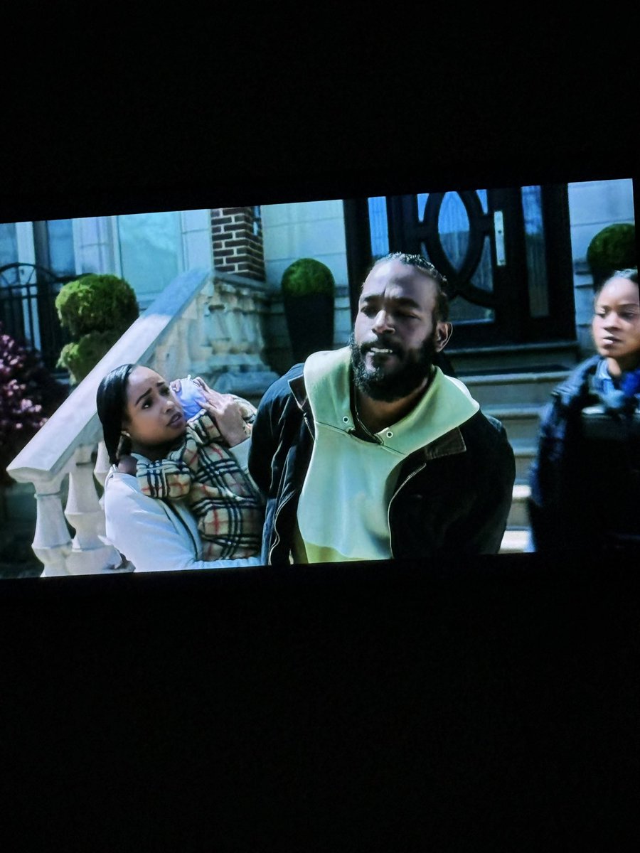 ariiquotedthat's tweet photo. WTF VIC MEAN HE TAKING THE FALL FOR TIFF? YOU JUST GOT OUT OF JAIL… YOU AINT EVEN GET NO PXSSY ACTING LIKE DAT😵‍💫😵‍💫 #thechi https://t.co/LPCuYAHObP