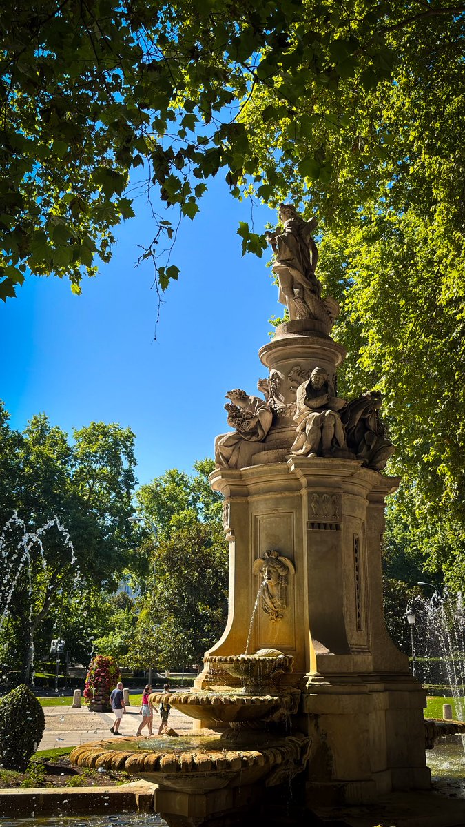 RobertDeglane's tweet photo. Últimos días de vacaciones. Lo mejor es poder pasear por Madrid entre semana con poca gente. https://t.co/hn8aaKfaTc