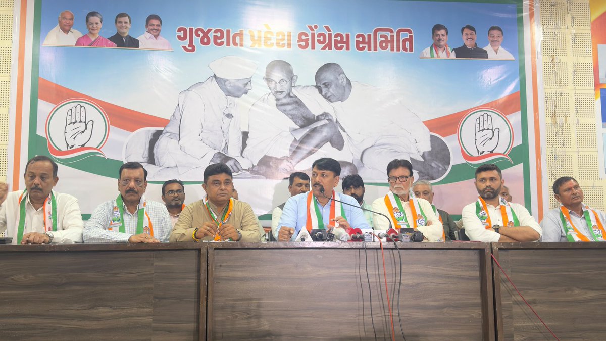 AmitChavdaINC's tweet photo. मोरबी जिले के भाजपा के होद्देदारों, पदाधिकारियों एवं कार्यकर्ताओं का कोंग्रेस परिवार में हार्दिक स्वागत… https://t.co/aEx7I2loID