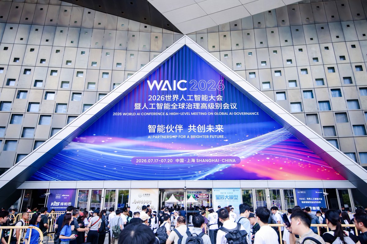 AGIBOT_EU's tweet photo. Embodied AI takes the WAIC stage. 🤖

At WAIC 2026 in Shanghai, AGIBOT is showcasing live robotics demos, up-close interactions and real-world applications, from humanoid robots to dexterous manipulation.

Visit us at Booth C101, Hall H3.

#AGIBOT #WAIC2026 https://t.co/oqm1r9eRcb