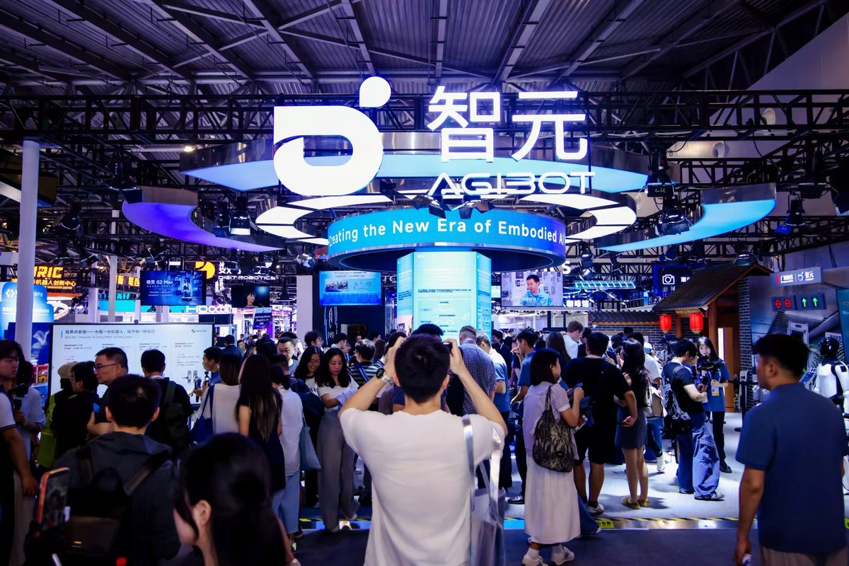 AGIBOT_EU's tweet photo. Embodied AI takes the WAIC stage. 🤖

At WAIC 2026 in Shanghai, AGIBOT is showcasing live robotics demos, up-close interactions and real-world applications, from humanoid robots to dexterous manipulation.

Visit us at Booth C101, Hall H3.

#AGIBOT #WAIC2026 https://t.co/oqm1r9eRcb