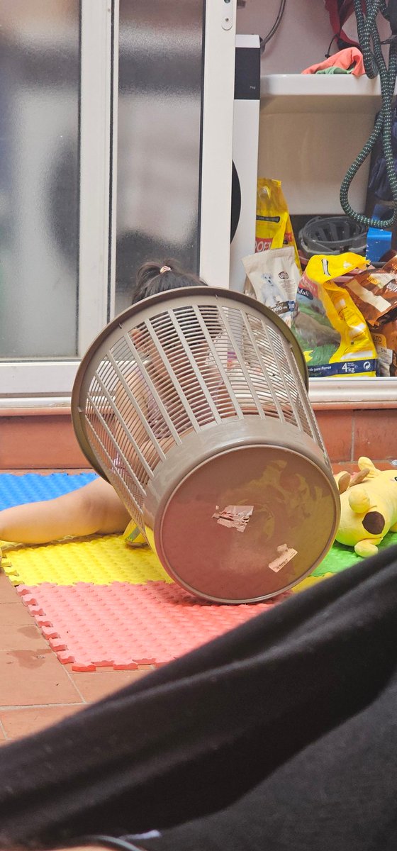 iNenon's tweet photo. La parte de ser papá de una niña, recomiendo no saltarsela. https://t.co/R4n8RceTOm