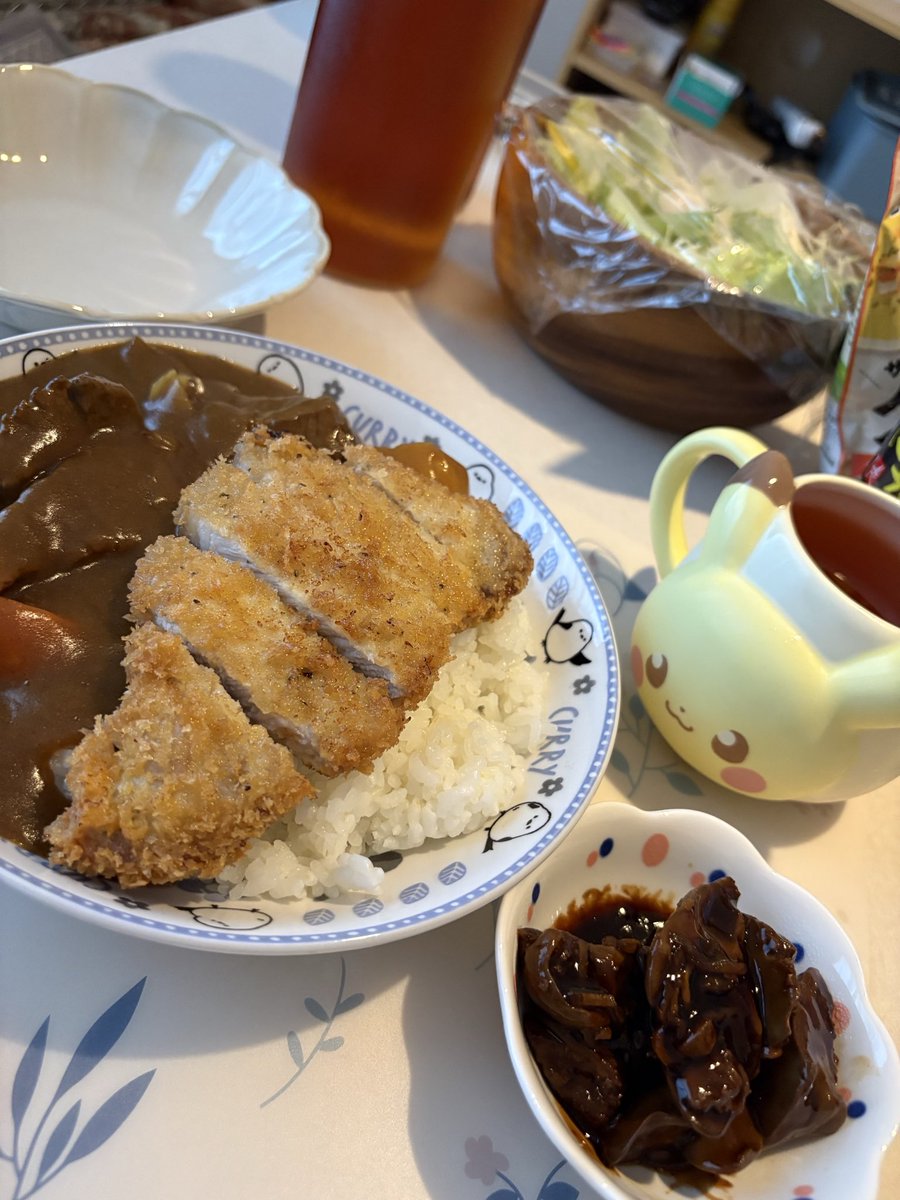 osyu1308's tweet photo. 暑いけどしっかり食べて夏バテ予防🫡
カレーがうまくできてハッピー🤘

嵐丸はクーラー嫌いなのか、暑いところにいるみたい🙄
猫でも熱中症なるみたいやからまじで涼しい部屋で寝てくれ🥲 https://t.co/QAquYRSVYh
