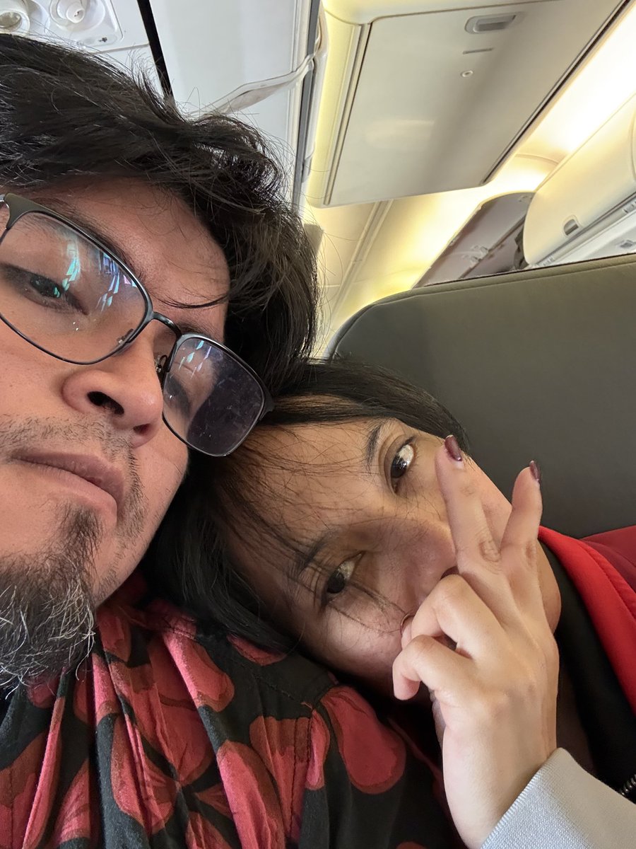 rarashaitani's tweet photo. drop foto apapun yang pernah kalian jepret di pesawat ✈️ https://t.co/3awlvDqmZZ