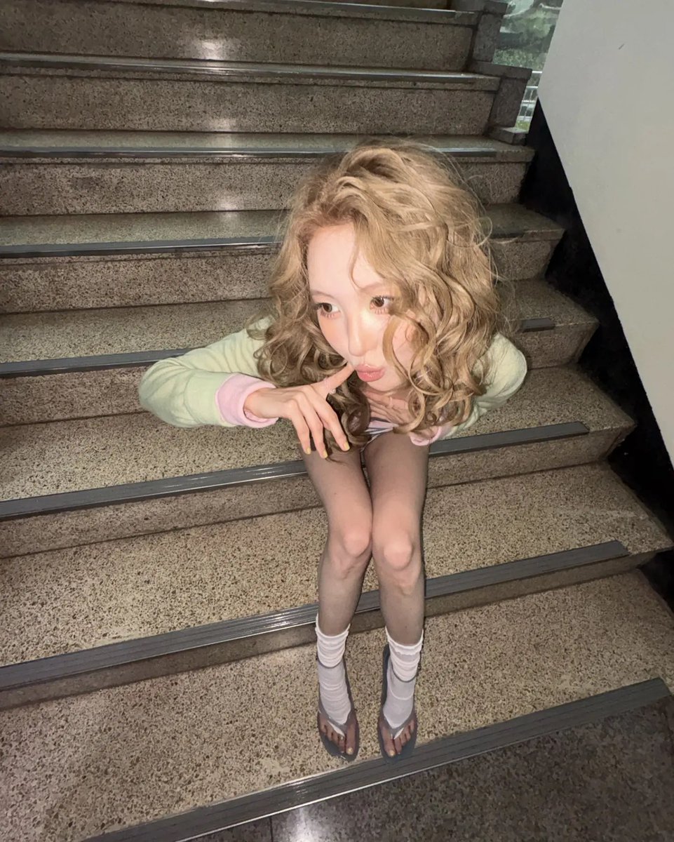 miyanepearl's tweet photo. 260717 #SUNMI Update at Music Bank 
LOOK AT THAT DIVA (1/2) https://t.co/5iCndkrIfj