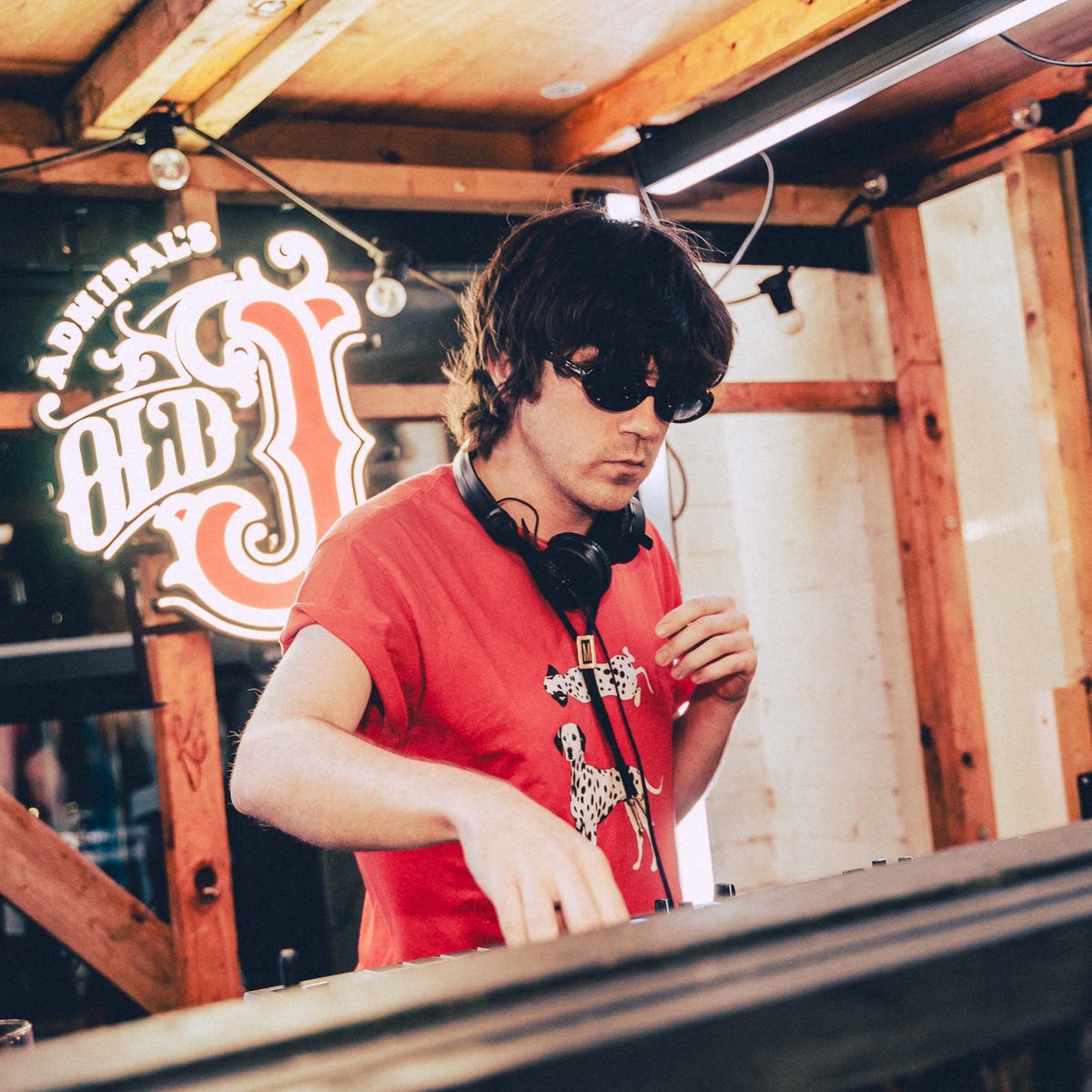 DecMcKennaBR's tweet photo. De volta ao trabalho, e hoje ainda tem mais em Dublin!! 😁
Alguns registros do DJ set de Darles Chickens, que aconteceu nessa quarta-feira (16) em Nottingham, Inglaterra. https://t.co/eB4NOBeUOJ