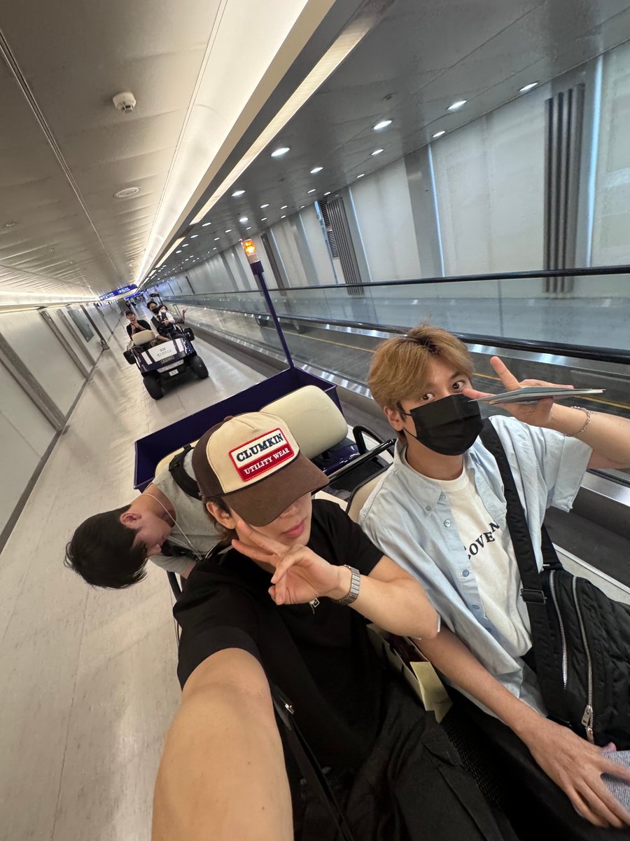 kuzira boy meets bobby デモ i was about to ask wheres bobby? but then i just need to zoom in