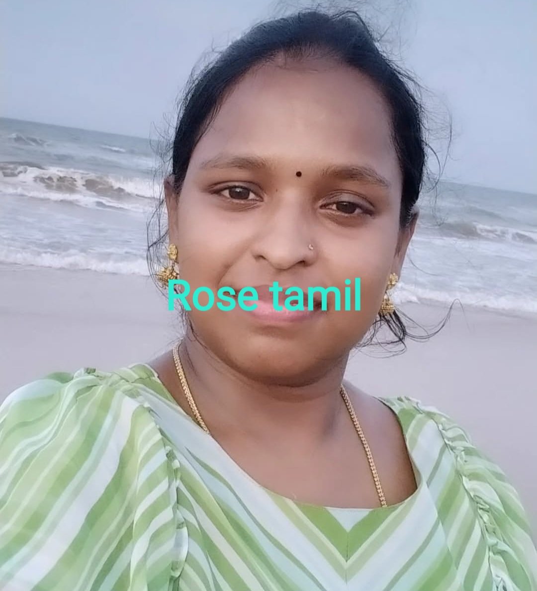 RaniM878's tweet photo. Rose Tamil acchi Malaysia housewife follow me https://t.co/lt99pTtsF2