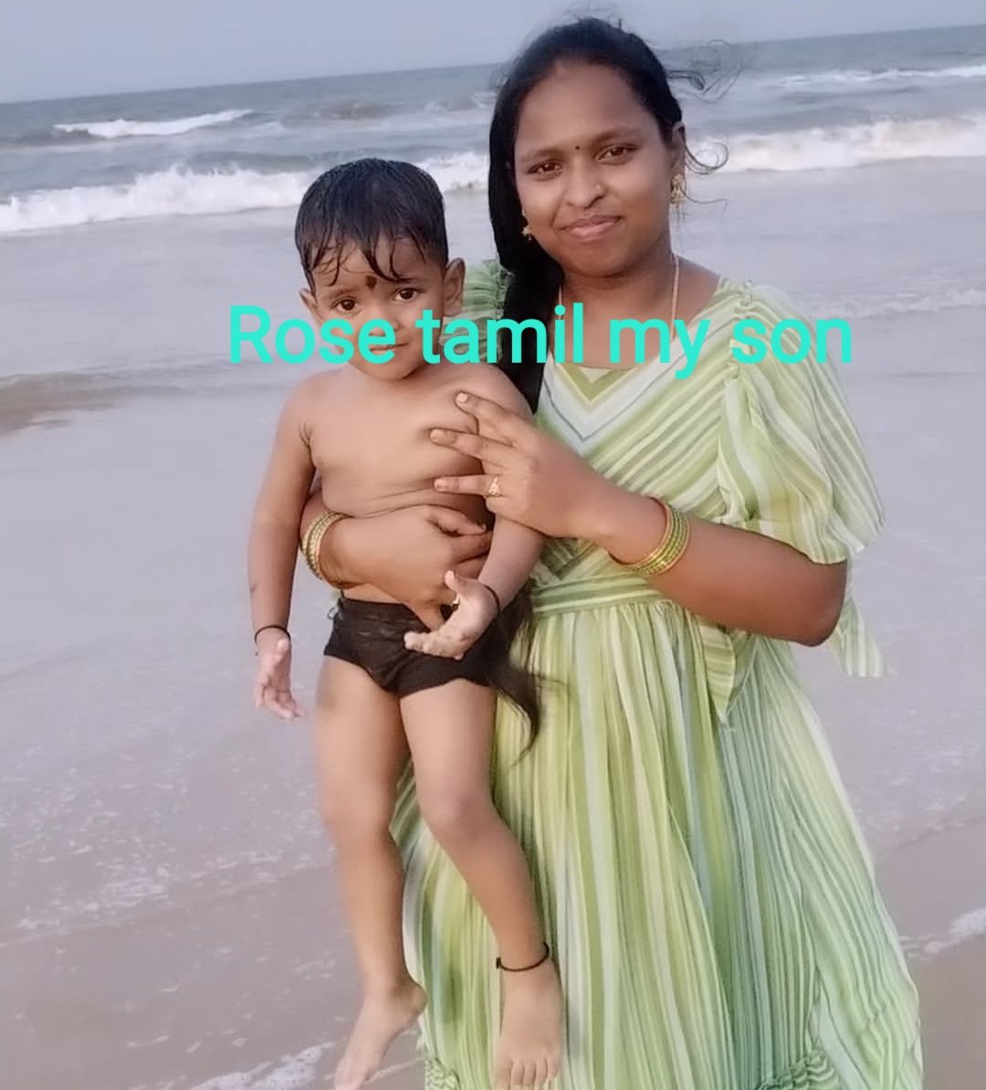 RaniM878's tweet photo. Rose Tamil acchi Malaysia housewife follow me https://t.co/lt99pTtsF2