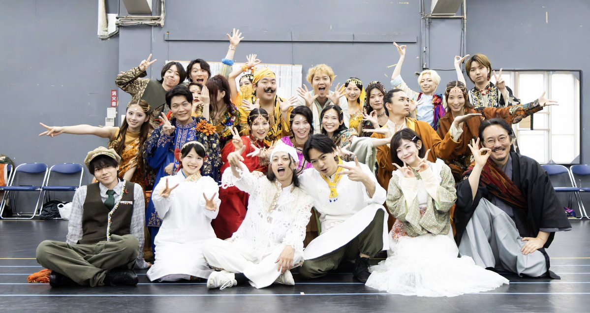 kokoro_odorupro's tweet photo. 踊る恋と革命のインドカリー
本日は衣装付き通しでした！

既にお席は見切れ席も込みで96%埋まっております。
本日は株式会社中村屋様の広報の方がいらしてくださいました。

とても喜んでくださり、
公演への自信が深まりました！

満席まであと僅か！
引き続きよろしくお願いいたします！

#ナマステ https://t.co/YSn3VTT9Mj