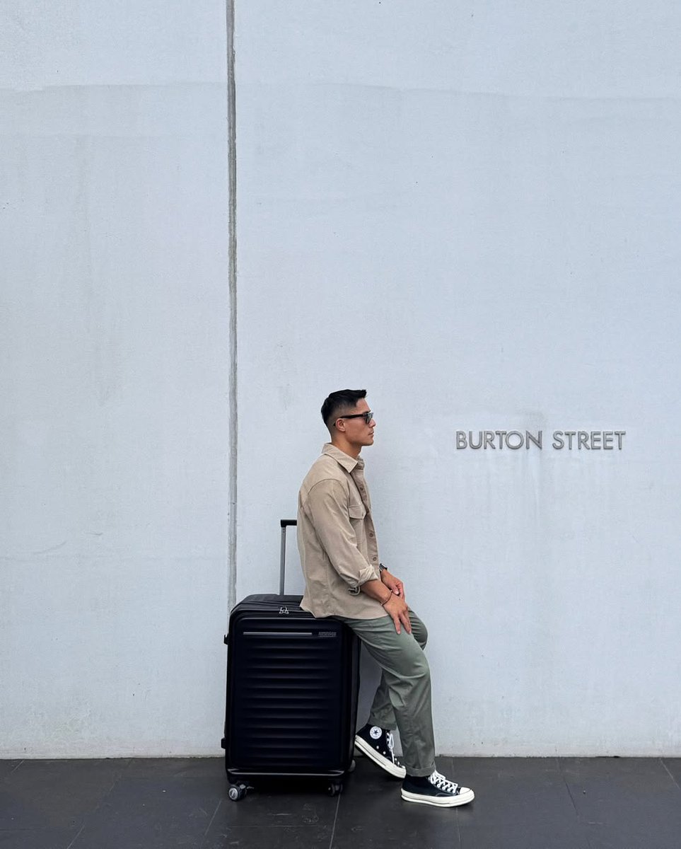 AT_Saudi_'s tweet photo. Look away, they’ll still notice the bag 😏
📸: @scotthocg from Taiwan with our #frontec 

#FUNwithAT #americantouristersaudi #frontec https://t.co/EXjsTFlF0k
