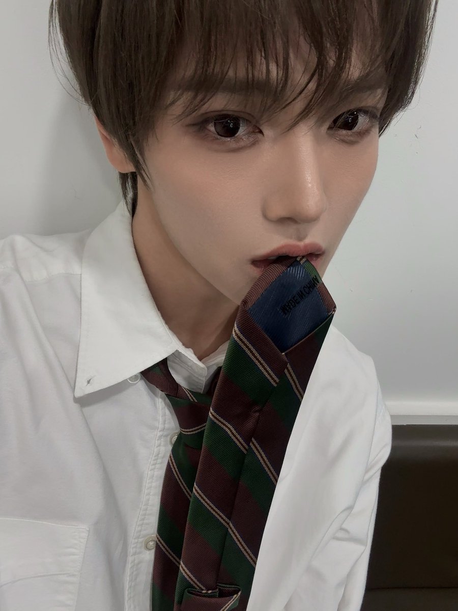haneum_Official's tweet photo. [#장한음]
오늘 뮤직뱅크 잘 보셨나요!! 늠냥이 포즈 어땠어~~?🐱 어디서든 늘 응원해 줘서 고마워요 밤비즈❤️ 사랑해애

#JANGHANEUM #HANEUM #친구에게_떨릴_수는_없는_거잖아 https://t.co/WnwOL8MppD