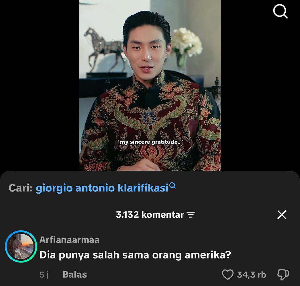 bebekhermes's tweet photo. jadi gio klarifikasi pake bahasa inggris nah komen si arfi ini badjingan banget😭😭😭🙏 https://t.co/GDuhfbsFpr