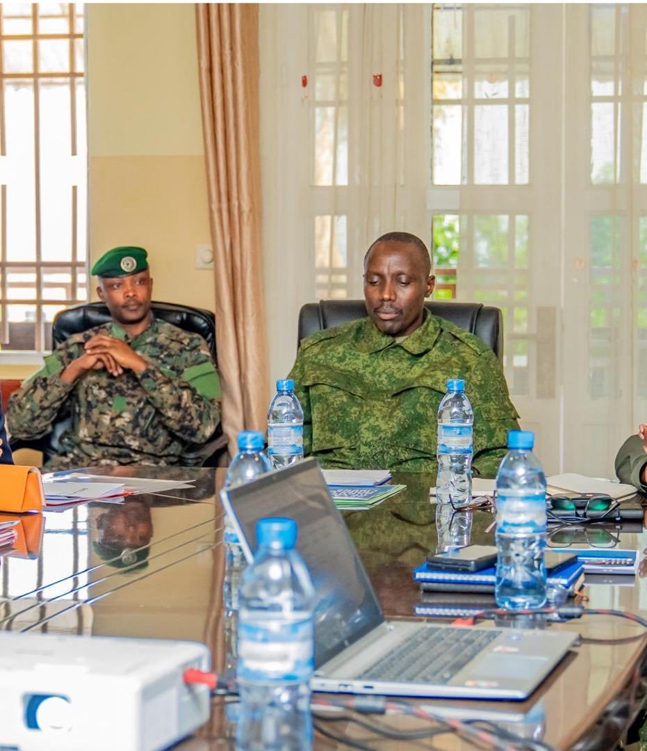 ViveFRN's tweet photo. Tous les généraux FARDC ensemble n’ont pas fait le poids… Il a suffi d’un seul homme pour les surpasser : le Général Sultani Makenga. https://t.co/ln7OWt2Aaw