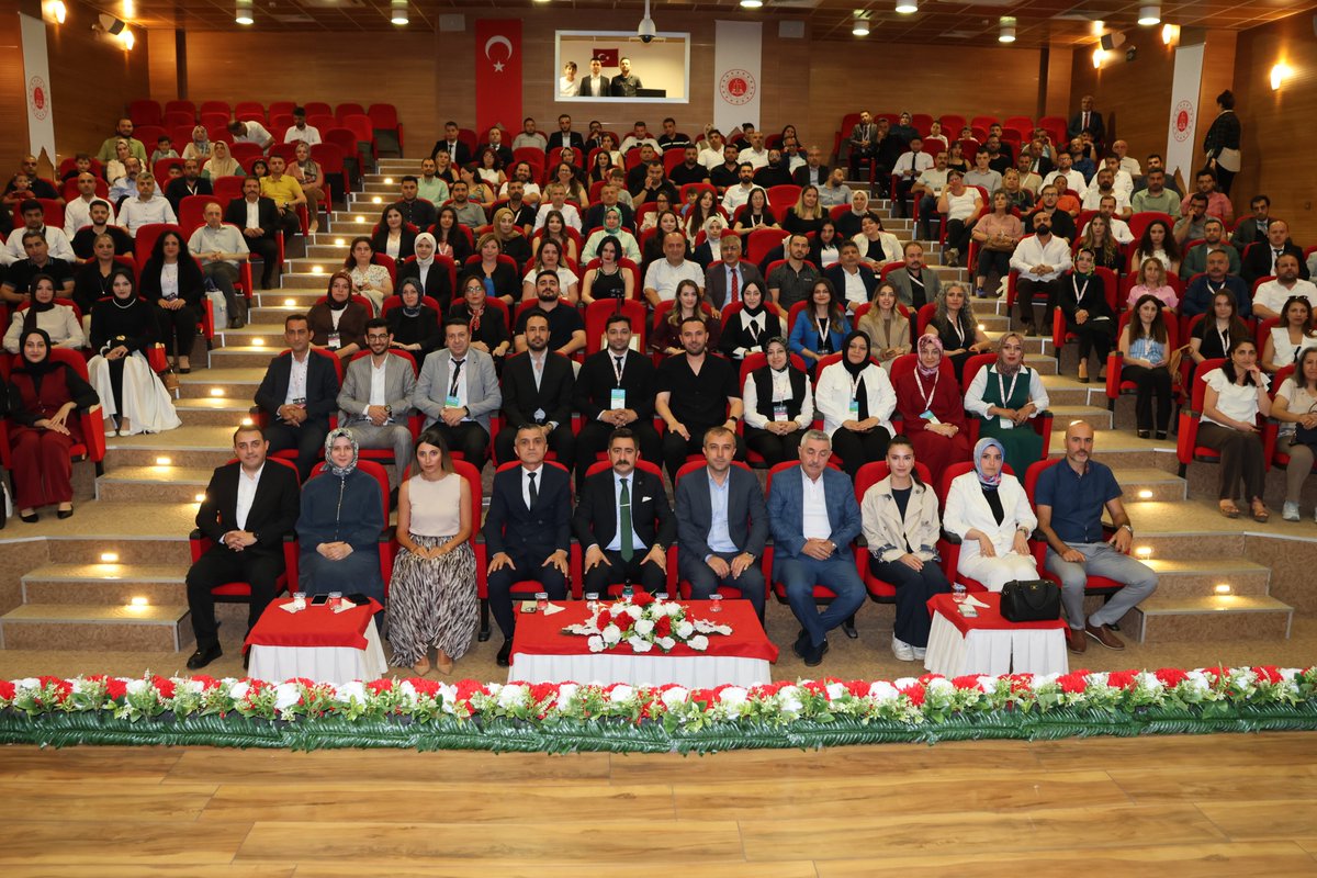 RizePem's tweet photo. Eğitim Dairesi Başkanlığınca Düzenlenen,
2026 Yılı 6. Grup Aile Destek Eğitim Programı,  Tüketici Mahkemesinde Görev Yapan Personeller İle Mübaşirlere Yönelik  Hizmet İçi Eğitim Programları  Katılım Belgesi Töreni Rize Kenan İpek Personel Eğitim Merkezinde Gerçekleştirildi. https://t.co/F6vX0wlyS2