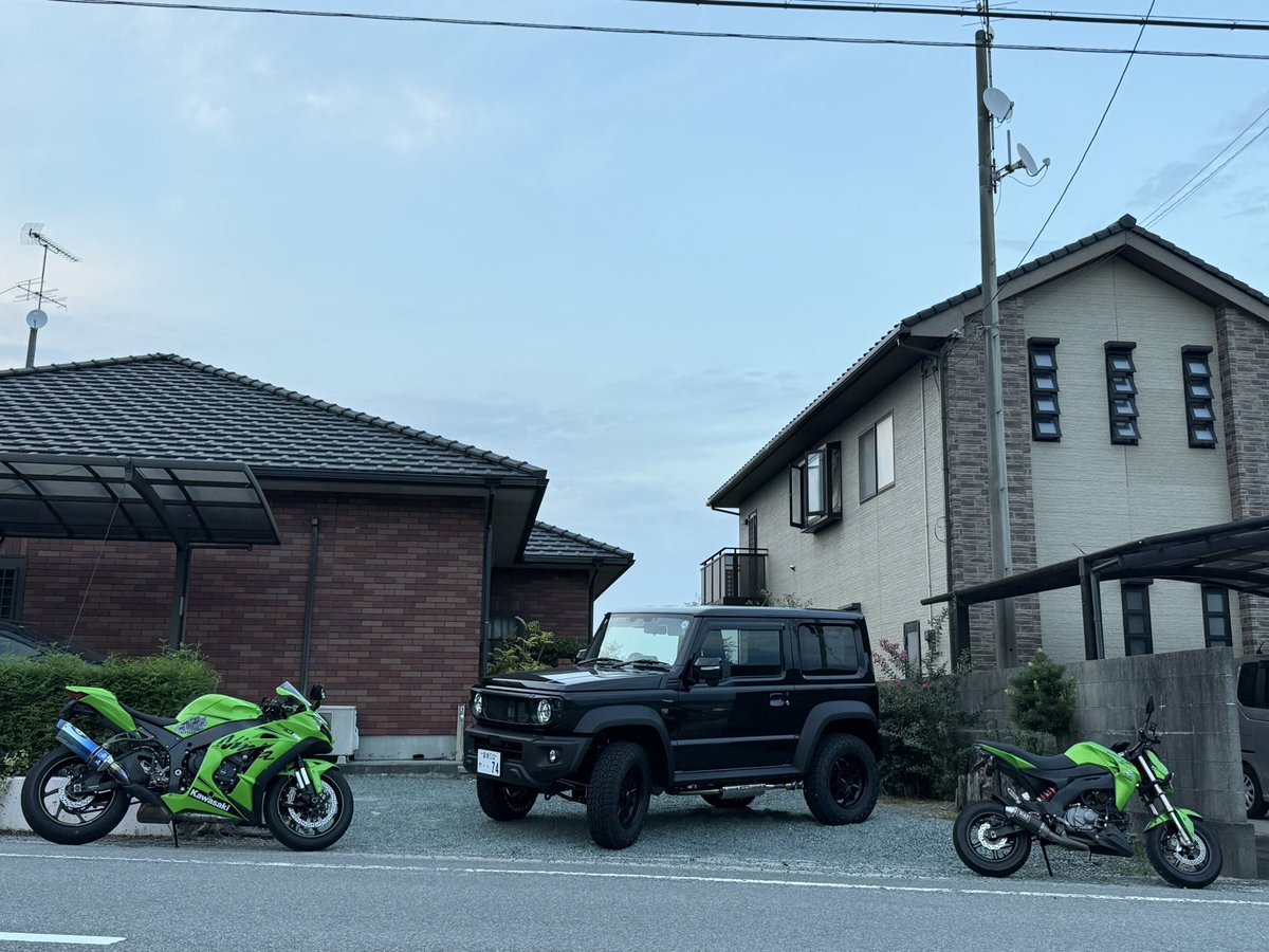 数ヶ月ぶりに所有してる乗り物全部揃った！ しかし10RRは来週日曜日に