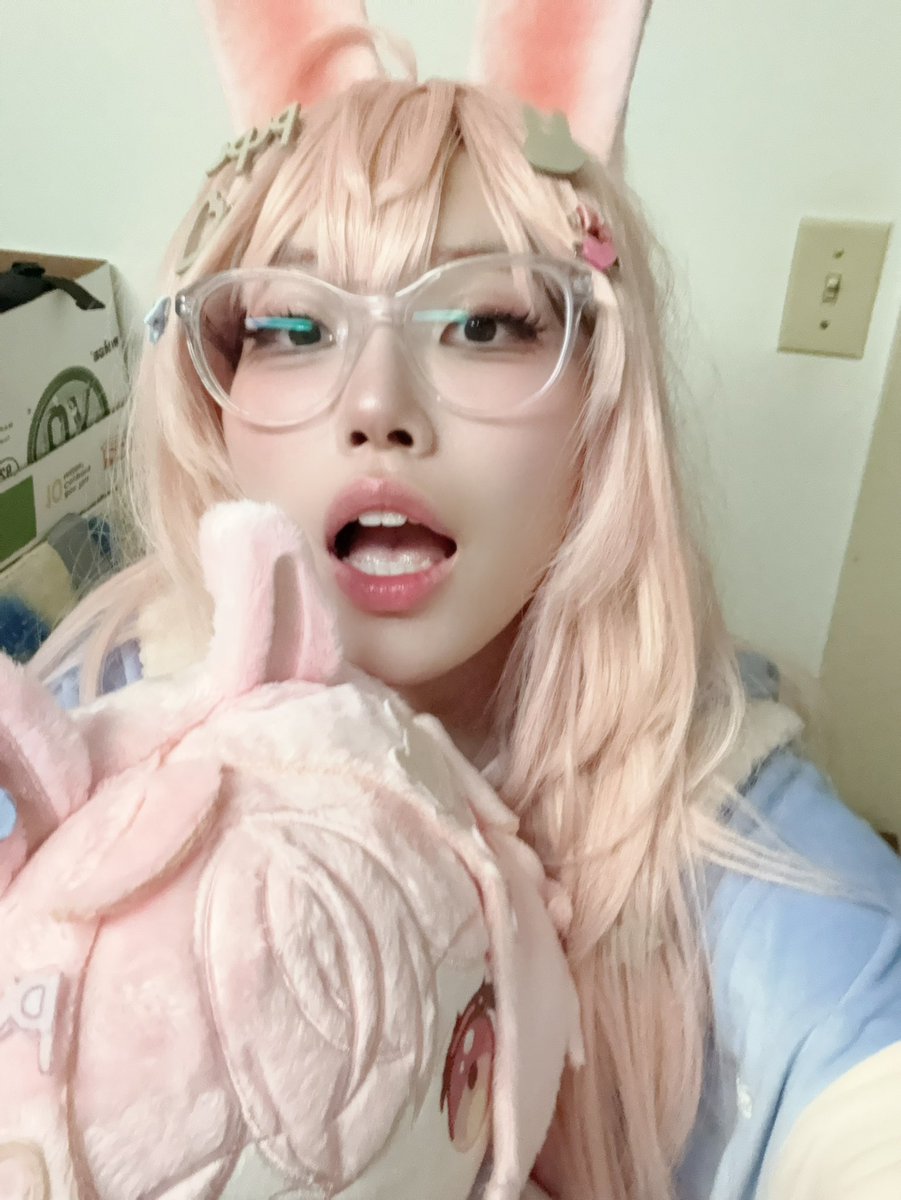 machitan_7's tweet photo. last of my pippa pics for now :p i wanna do saba next! now that my room is clean i can def do more lol im gonna do her again soon i think https://t.co/njVDUVrT1a