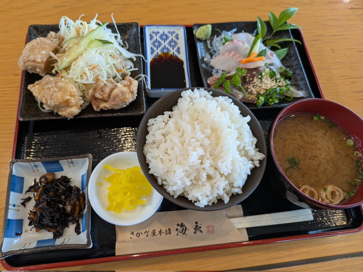 torisetushimane's tweet photo. こちらの定食が1000円。
これぞ浜田の底力！ https://t.co/v0jhxWokZw