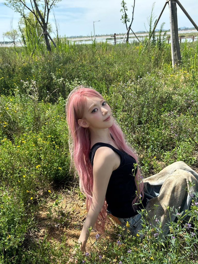 FIMBASE's tweet photo. [INSTAGRAM] 260717 | 39saku_chan  

“sum~~mer” (1/3)

#SAKURA #사쿠라
#LE_SSERAFIM #르세라핌 https://t.co/qlthQZySHk