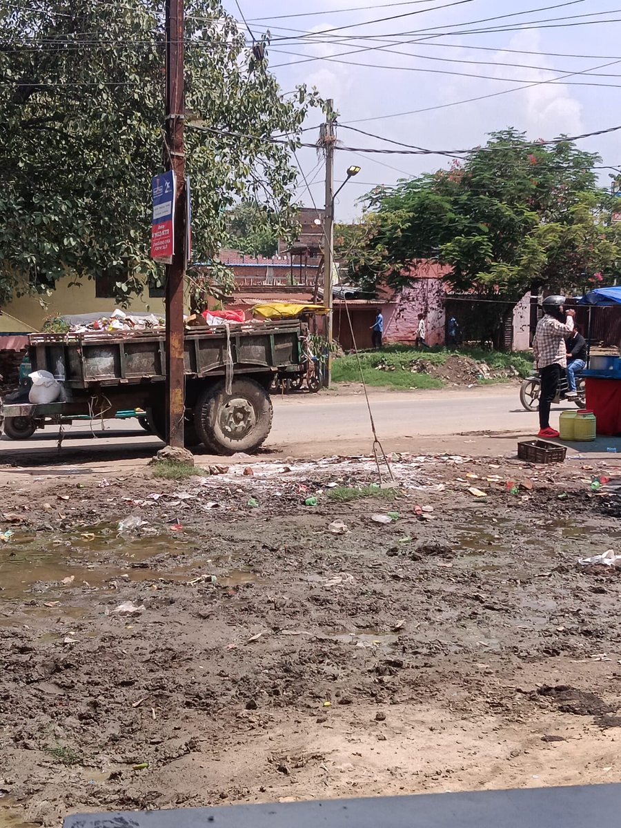 BuxarNagar87953's tweet photo. 7/07/2026 | बक्सर

नगर परिषद बक्सर द्वारा शहर के विभिन्न क्षेत्रों में नियमित साफ-सफाई एवं कूड़ा उठाव का कार्य किया गया। आइए, स्वच्छ बक्सर के निर्माण में अपना सहयोग दें।

📞 18008433411

#UDHDBihar #NagarParishadBuxar #SwachhBuxar #SafaiAbhiyan #GarbageCollection #Bihar https://t.co/fYXnRx4F61